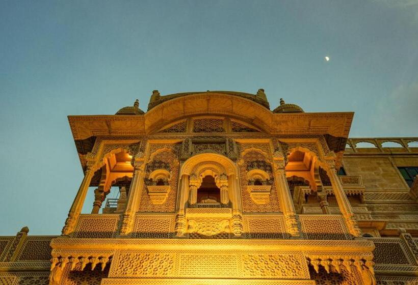 בית מלון כפרי Golden Rock Palace