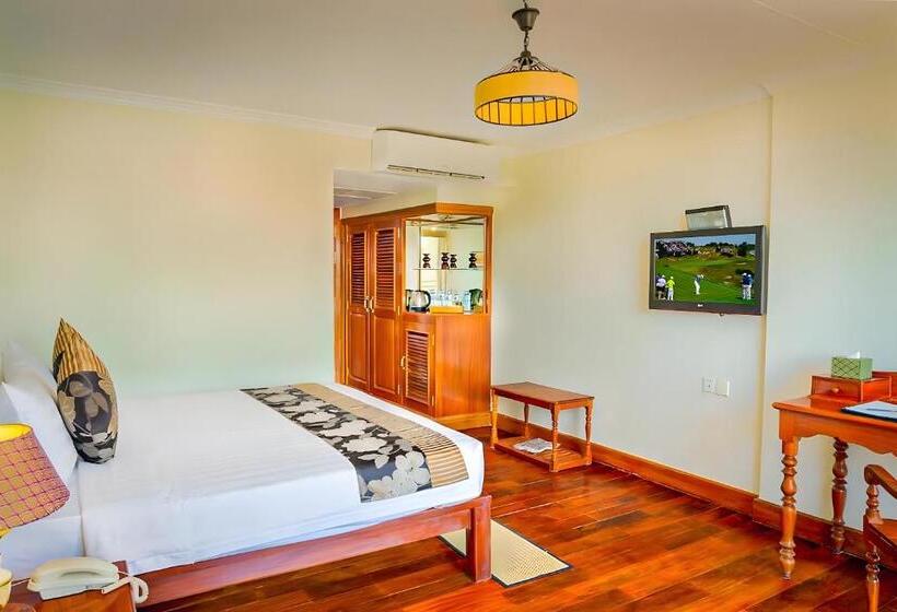 Отель Angkor Trails Residence