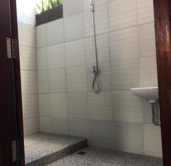 בית מלון כפרי Kubu Pering