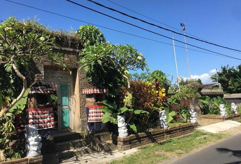 בית מלון כפרי Kubu Pering