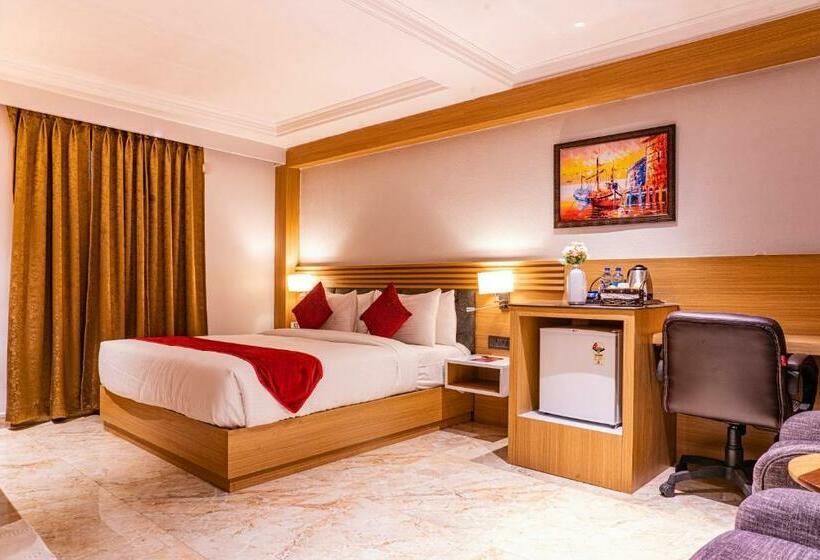 בית מלון כפרי Luxus Inn