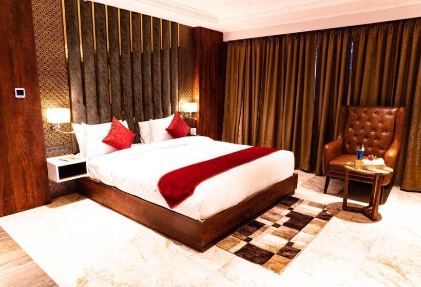 בית מלון כפרי Luxus Inn