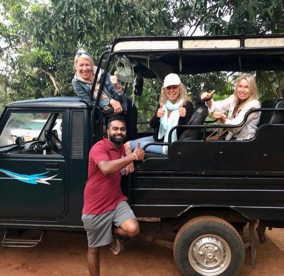 בית מלון כפרי Monara Arana Farm Resort