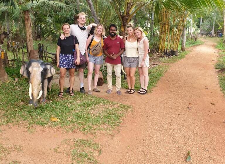 בית מלון כפרי Monara Arana Farm Resort