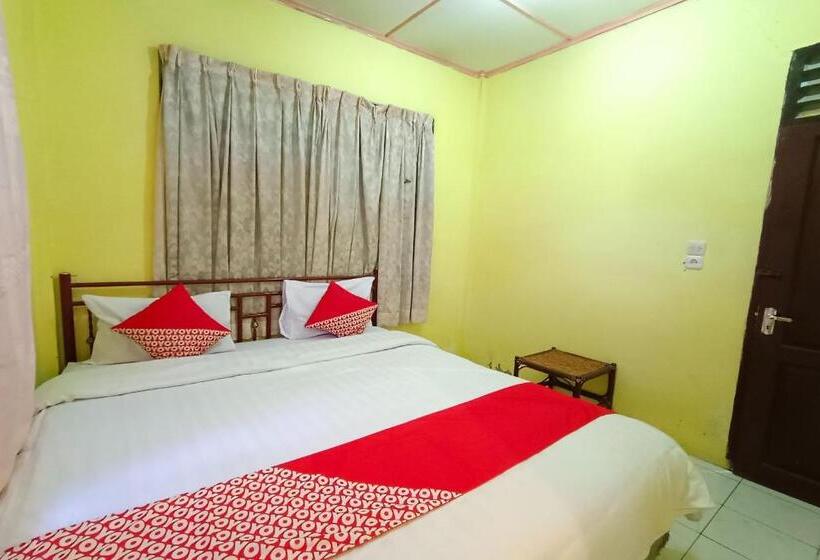 Отель Oyo 92503 Penginapan & Villa Sirait