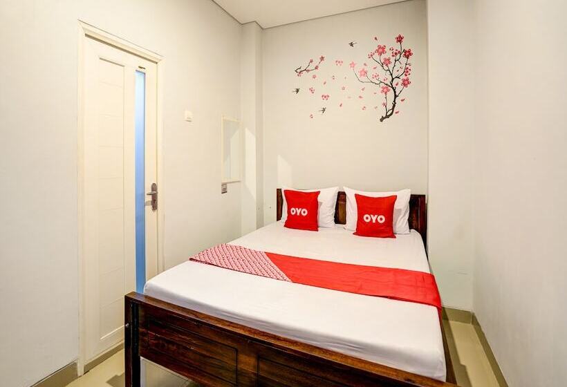 בית מלון כפרי Super Capital O 92506 K1 Residence Gedangan