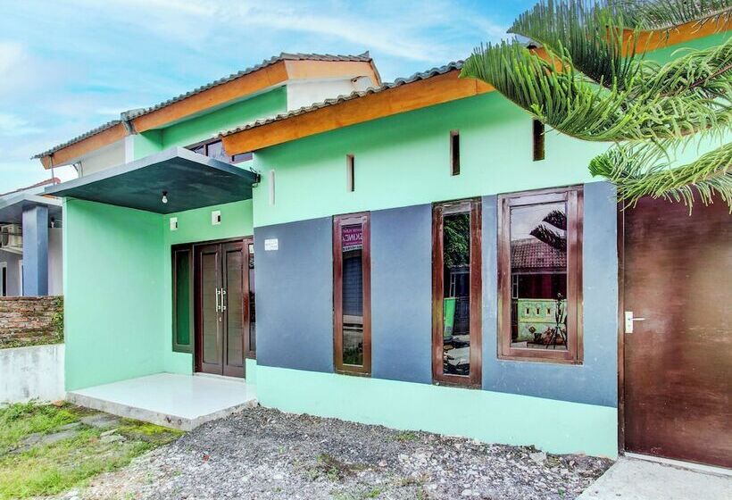 בית מלון כפרי Spot On 92490 Casa Homestay Syariah