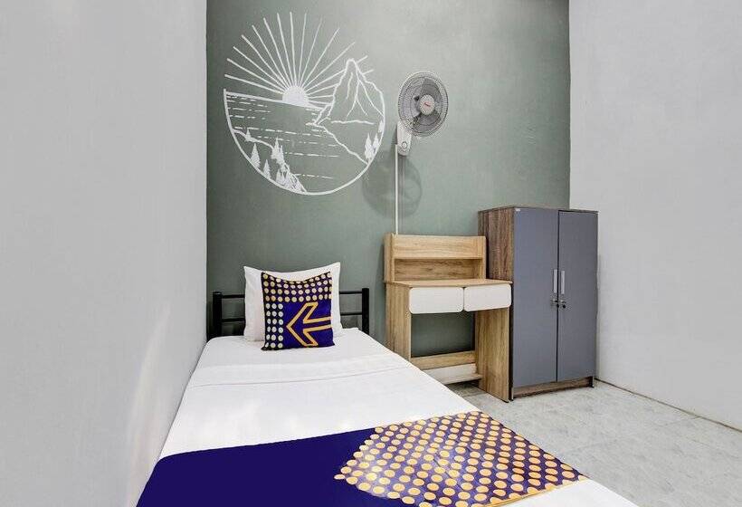 فندق Spot On 92490 Casa Homestay Syariah