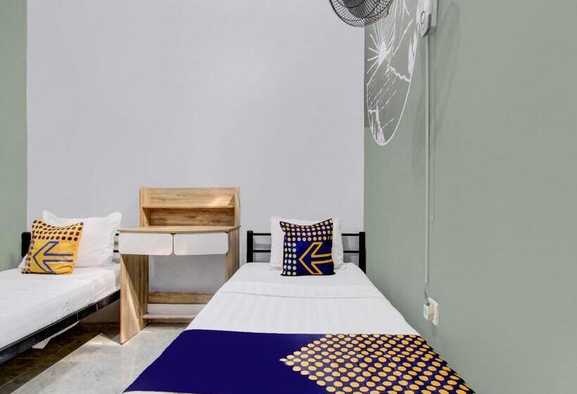 فندق Spot On 92490 Casa Homestay Syariah