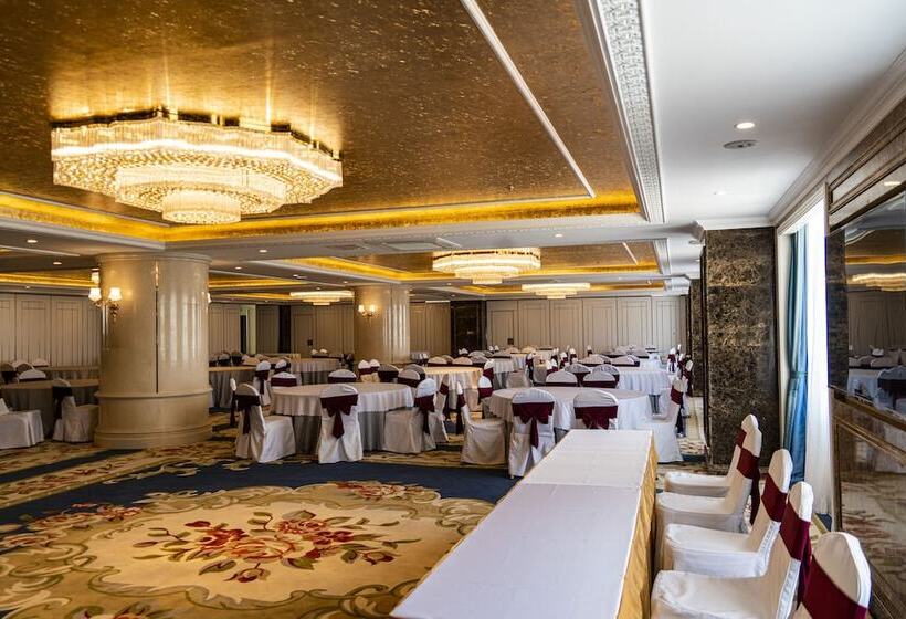 St Hotel Wattay Airport