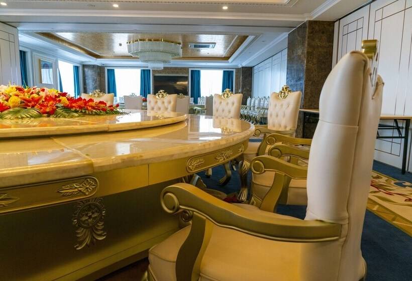 St Hotel Wattay Airport