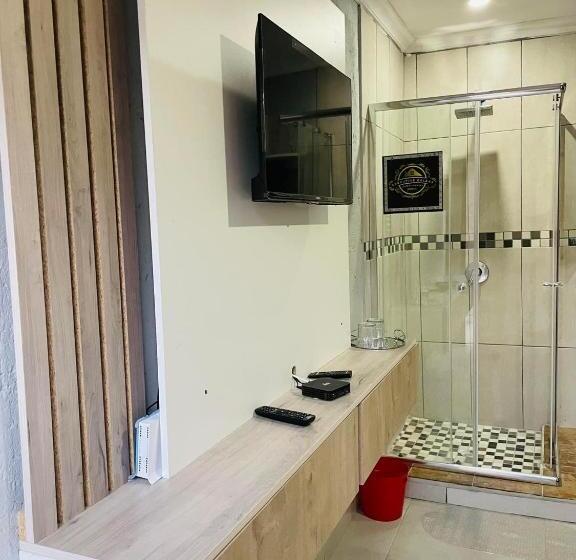 膳宿费 Executive Galaxy Guest House Nkowankowa Extension 2