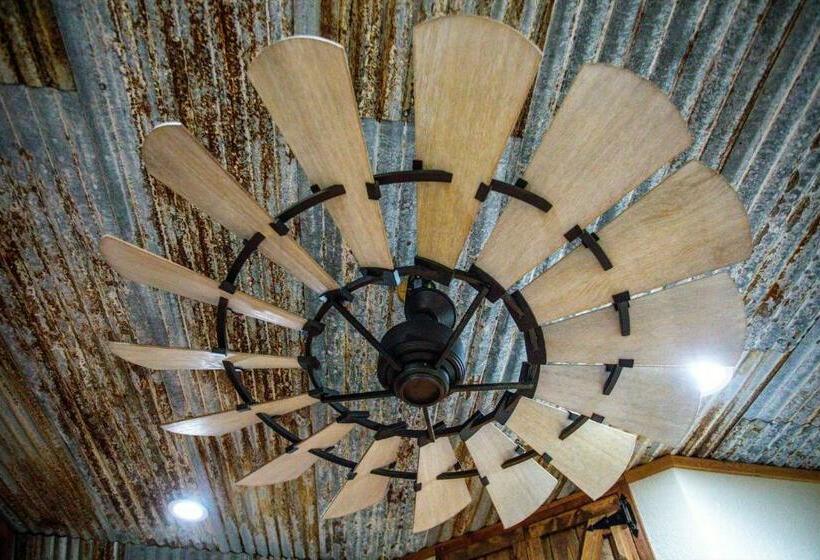 펜션 Lonesome Dove Bandera Cabin