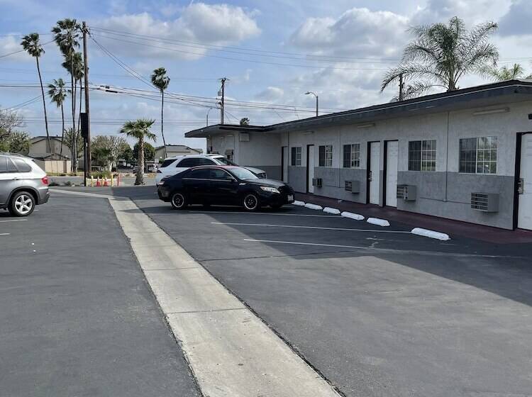 Rancho Motel   Ontario Airport