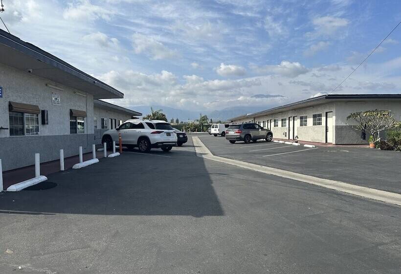 Rancho Motel   Ontario Airport