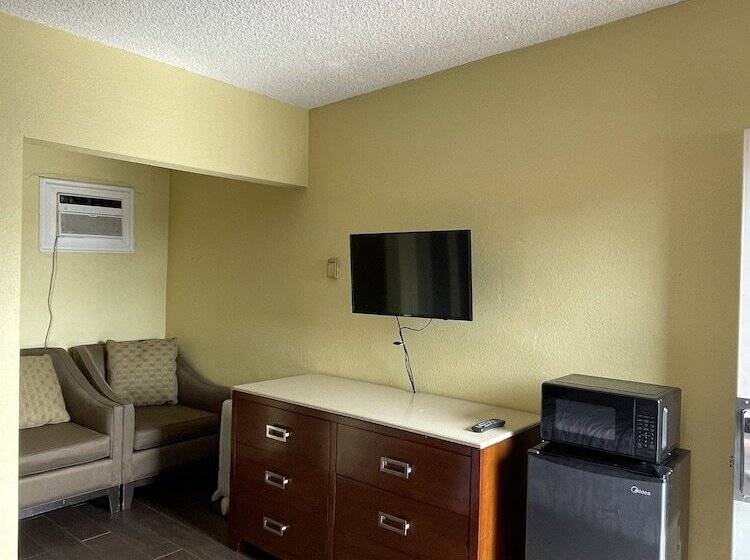 Rancho Motel   Ontario Airport