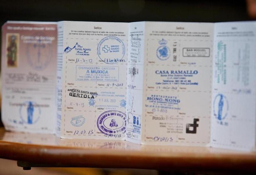 Albergue Monasterio De La Magdalena   Hostel