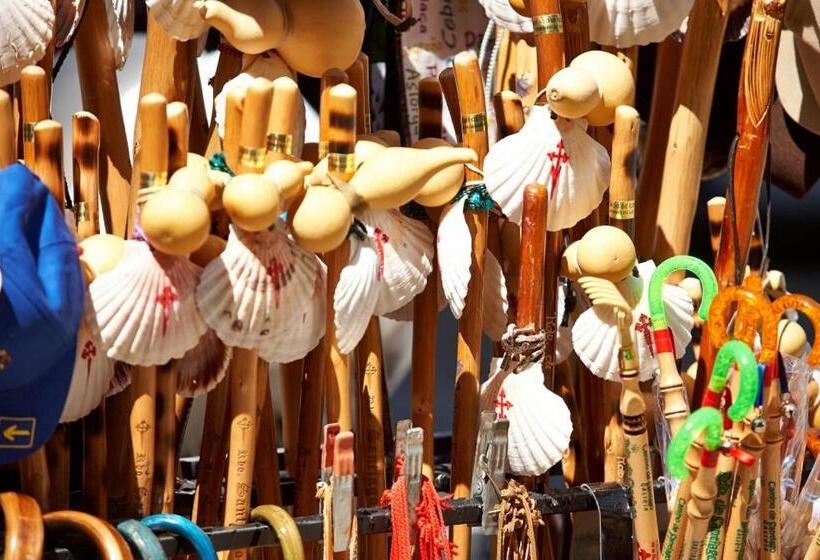 Albergue Monasterio De La Magdalena   Hostel