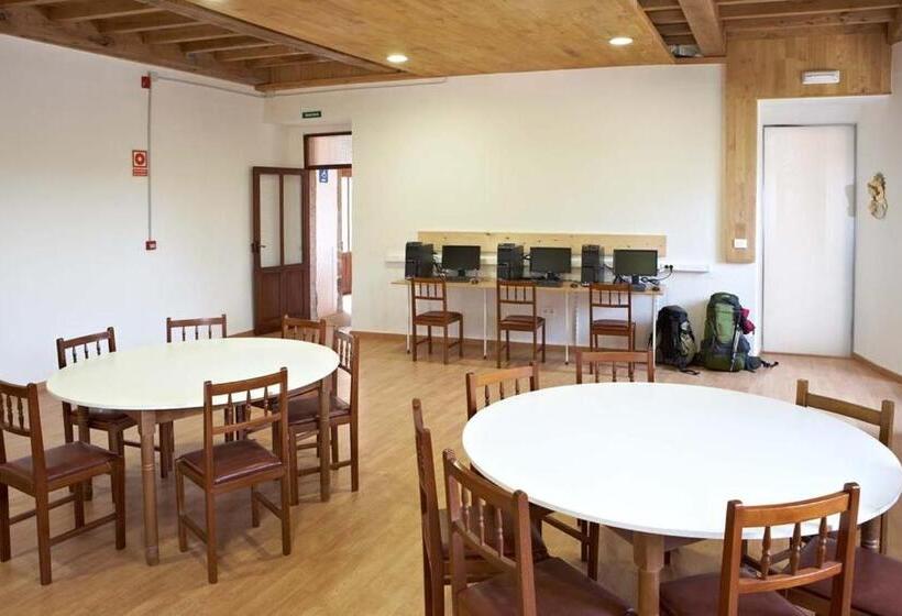 Albergue Monasterio De La Magdalena   Hostel