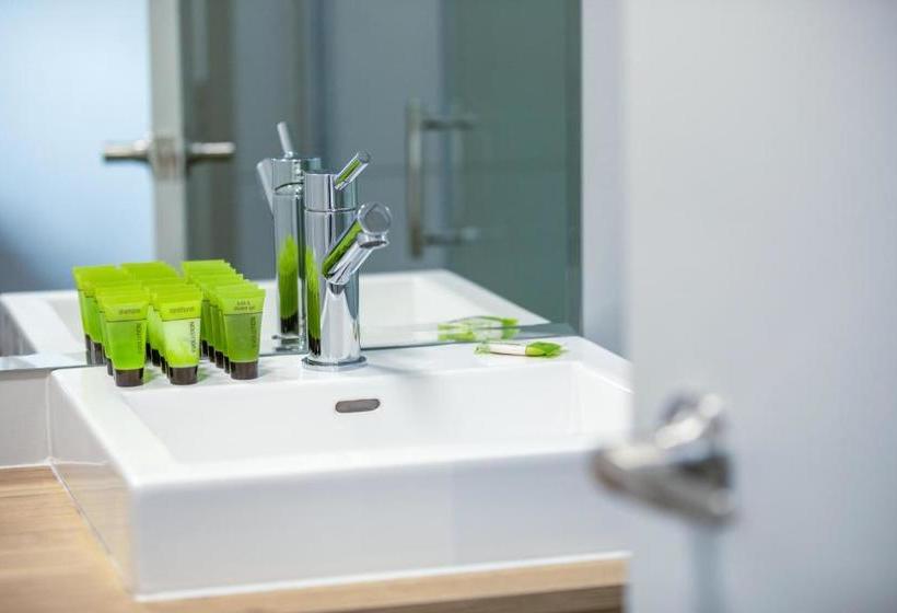 فندق صغير Nightcap At The Charles