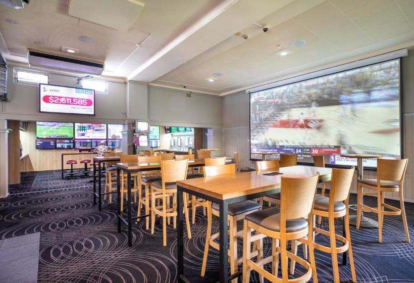 فندق صغير Nightcap At The Charles