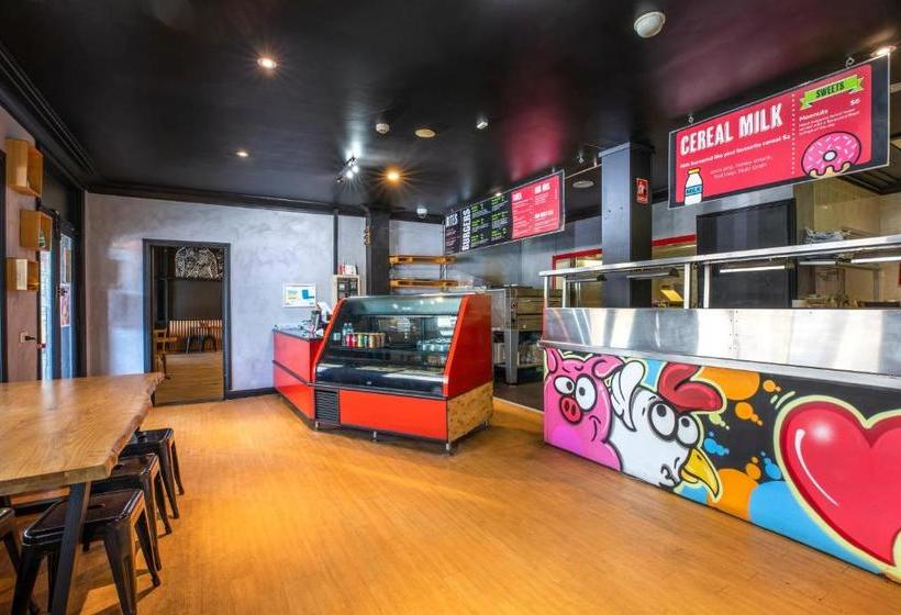 فندق صغير Nightcap At The Charles