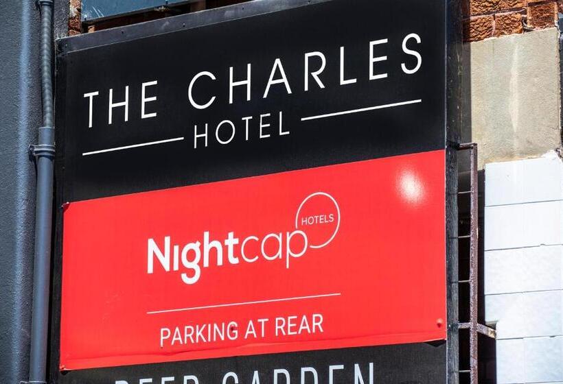 فندق صغير Nightcap At The Charles