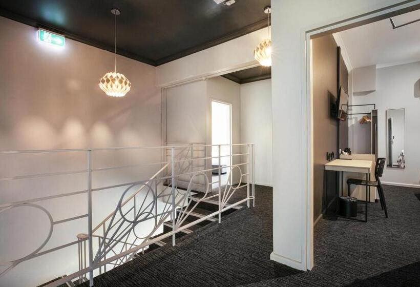 فندق صغير Nightcap At The Charles