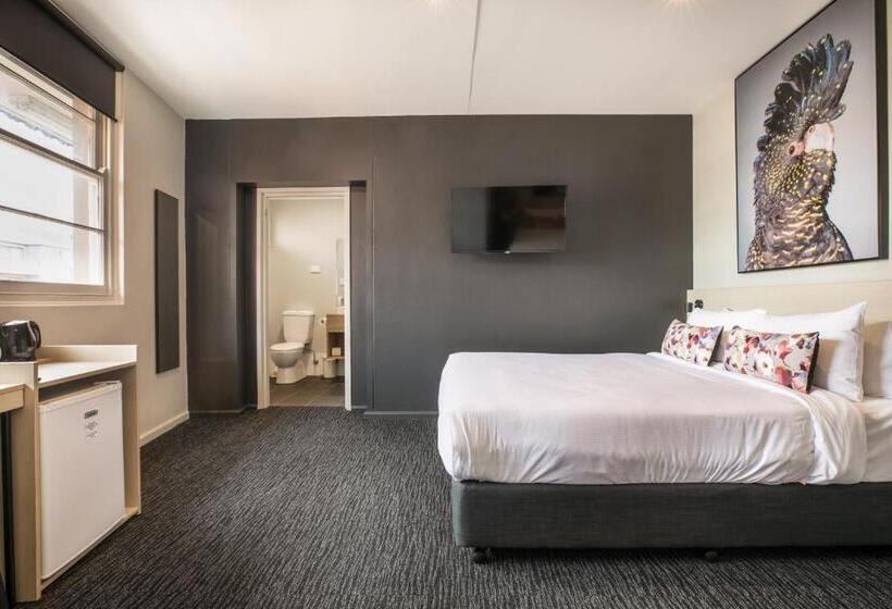 فندق صغير Nightcap At The Charles