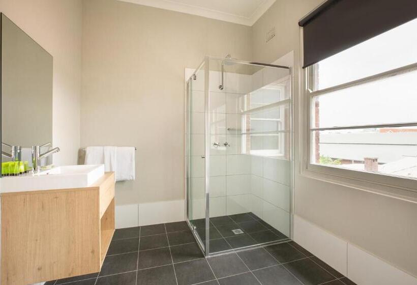 فندق صغير Nightcap At The Charles