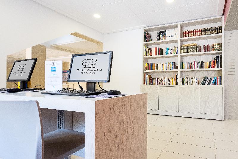 Apartamentos Flor Los Almendros