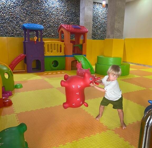 Aroma Beach Resort And Spa