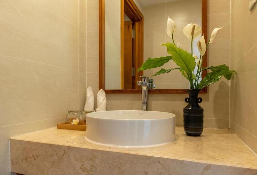 Aroma Beach Resort And Spa