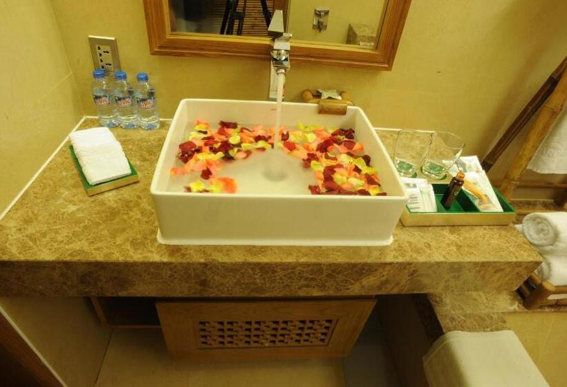 Aroma Beach Resort And Spa