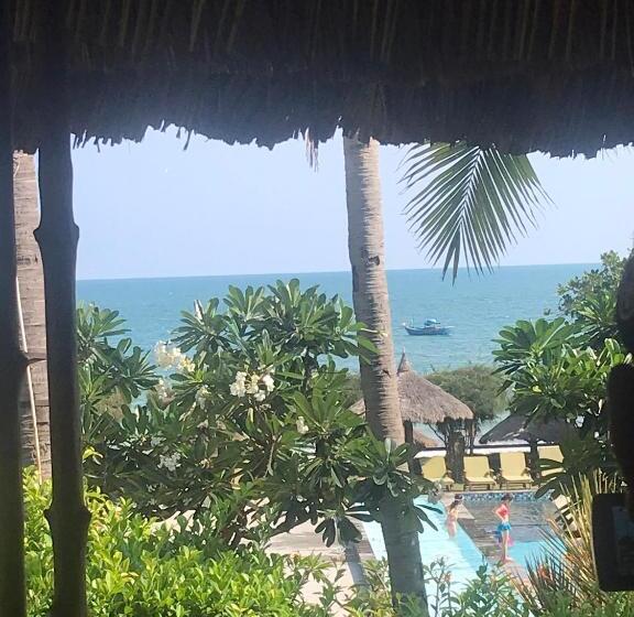 Aroma Beach Resort And Spa