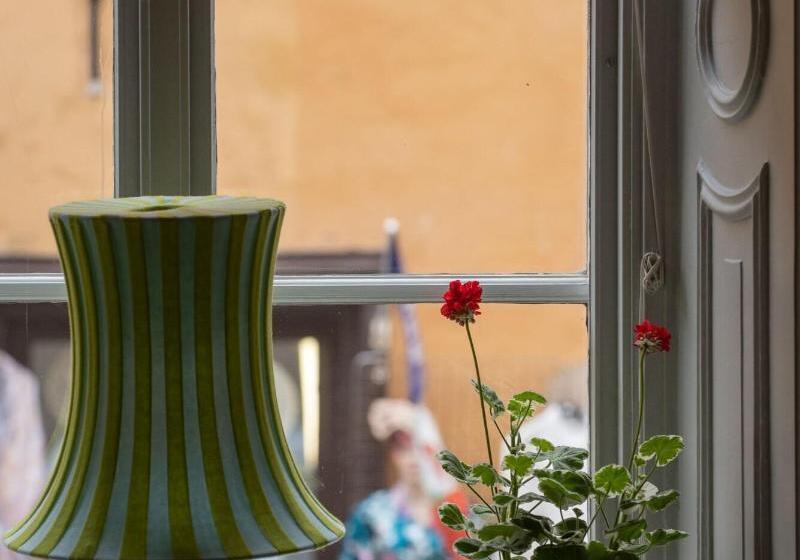 민박 Castle House Inn