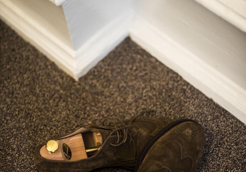 민박 Castle House Inn