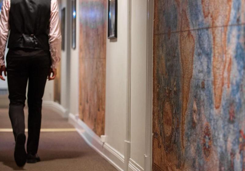 민박 Castle House Inn