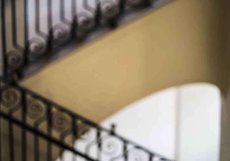 민박 Castle House Inn