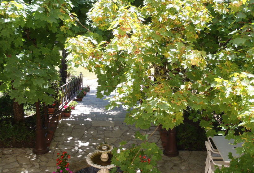 住宿加早餐  La Villa Les Pins