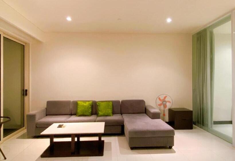 Costa Apartments Central