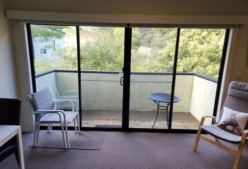 Deville At Healesville