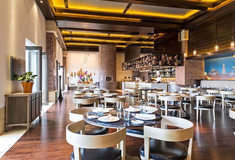 Hilton Dali Resort & Spa