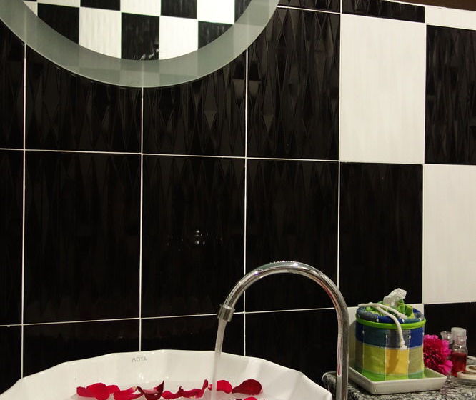 Отель Airport Phuket Garden Resort