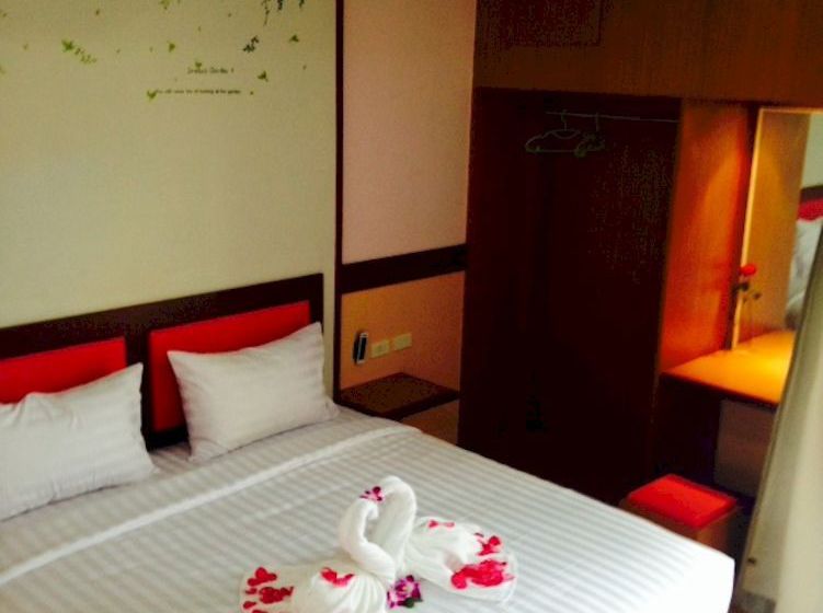 Отель Airport Phuket Garden Resort