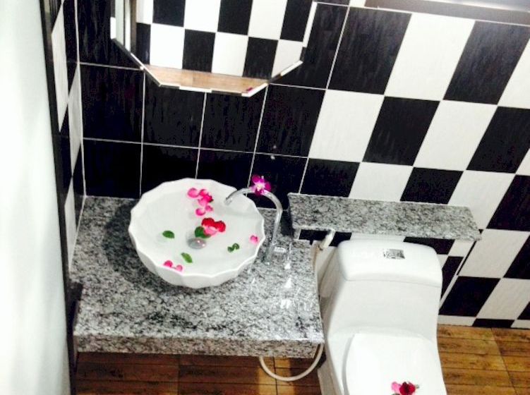 Отель Airport Phuket Garden Resort