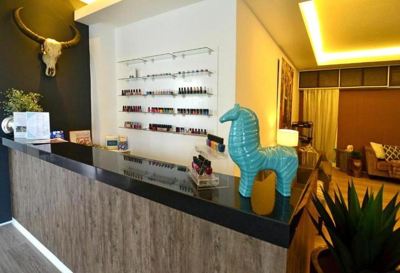 בית מלון כפרי Azumi Boutique