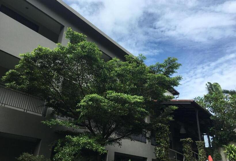 호텔 Baan Andaman Sea Surf