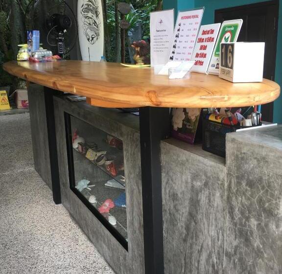 호텔 Baan Andaman Sea Surf