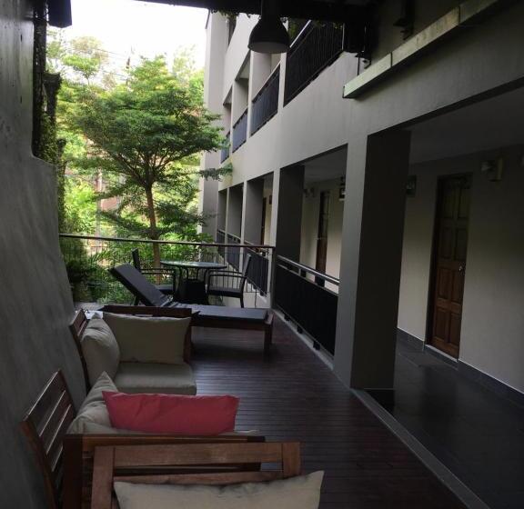 호텔 Baan Andaman Sea Surf